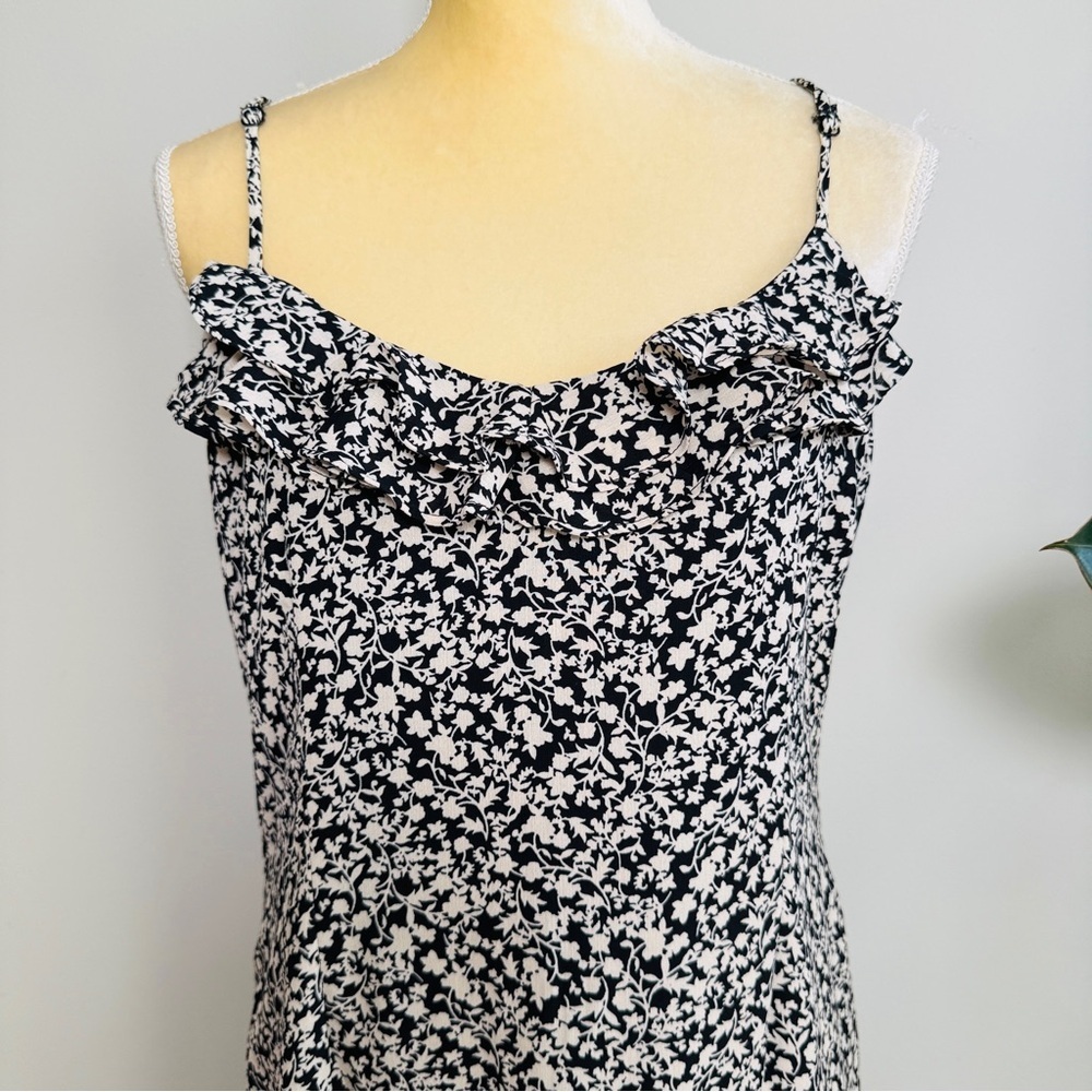 Urban Outfitters UO Angelica Ditzy Floral Ruffle Midi Dress - Picture 6 of 10